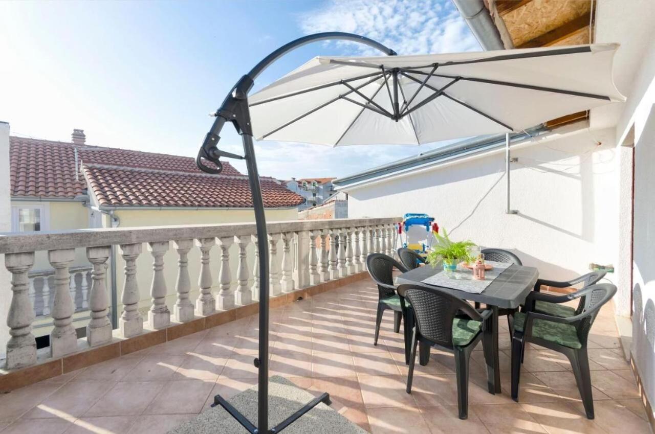 Apartment Marija Vodice Exteriör bild