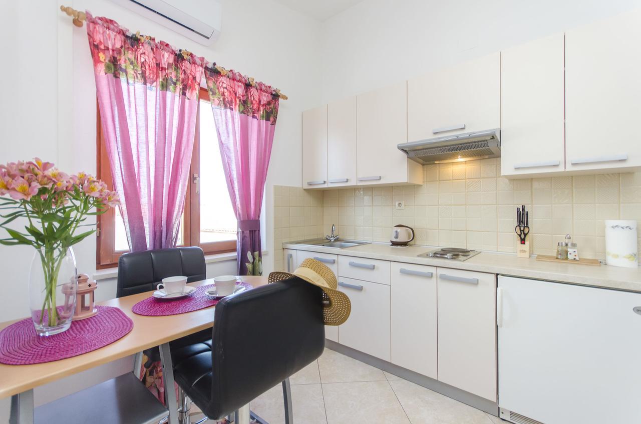 Apartment Marija Vodice Exteriör bild