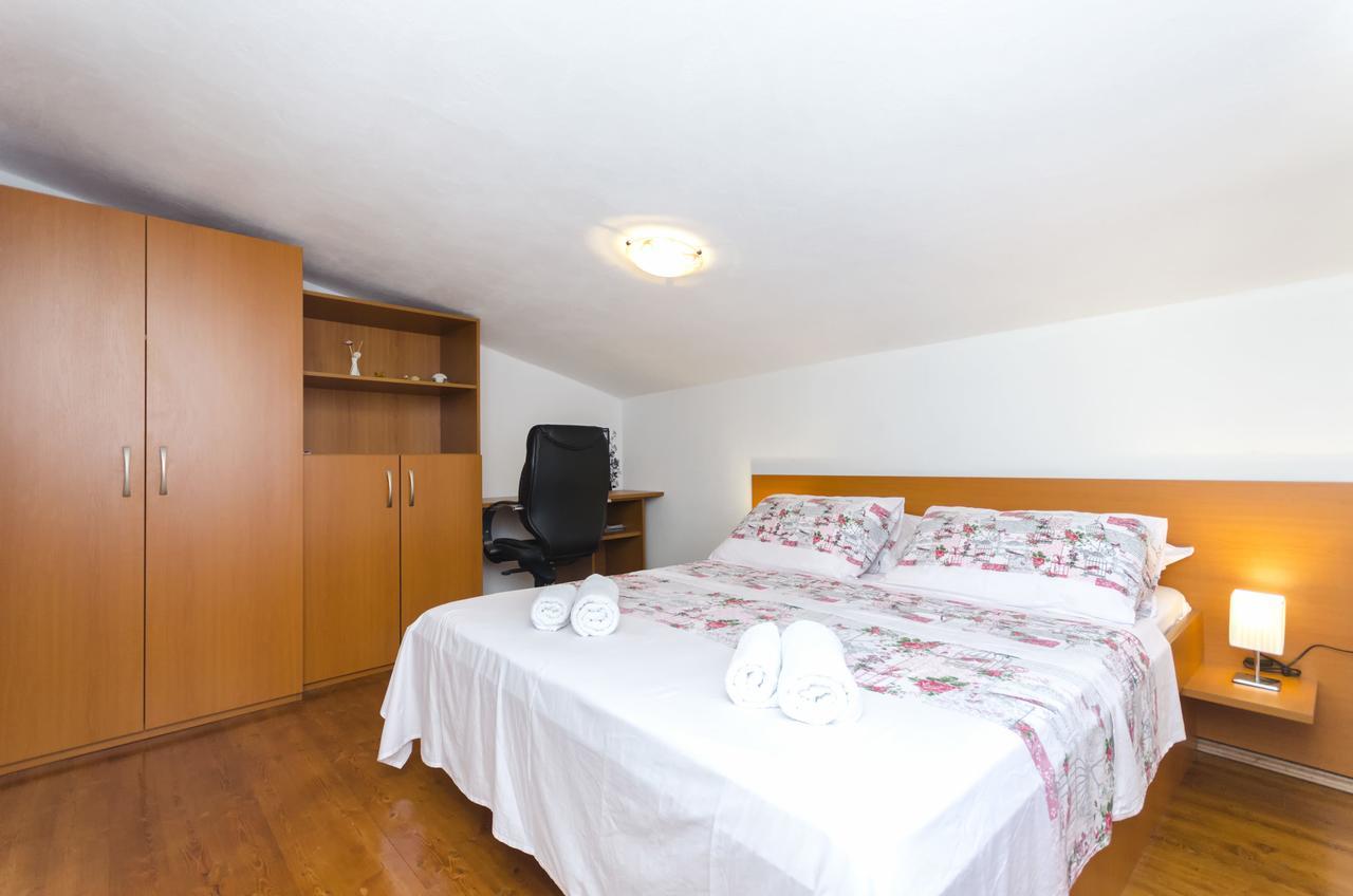 Apartment Marija Vodice Exteriör bild